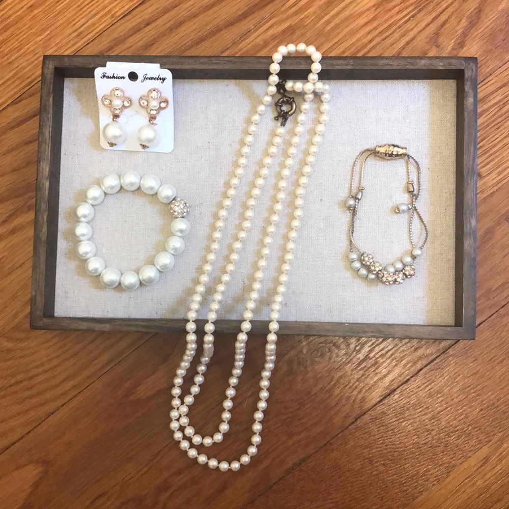 Vintage costume jewelry - lot / set of pearls!